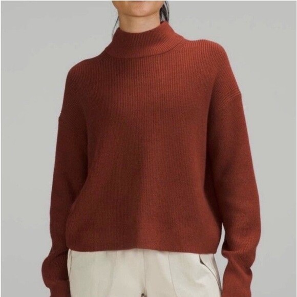 Lululemon Women’s Merino Wool Blend Ribbed Turtleneck Sweater Oversized Sz 2 - Picture 2 of 11
